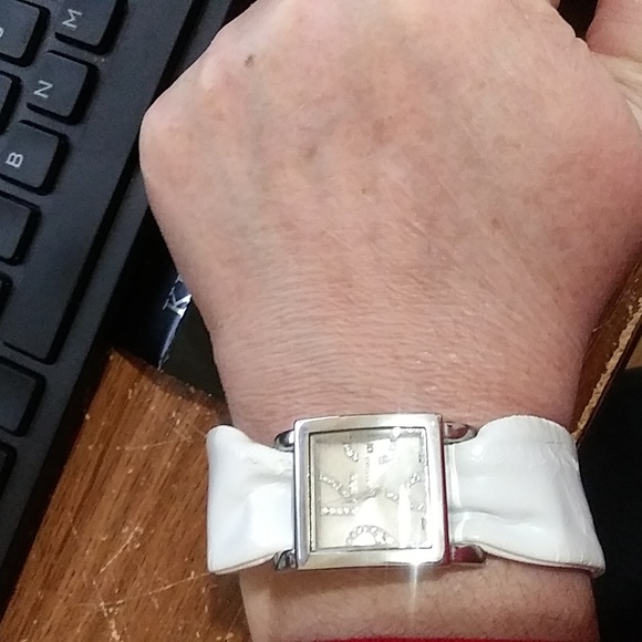 Kessaris watch with interchangeable band - Picture 6 of 7